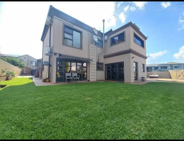 5 BEDROOM HOUSE FOR SALE IN RASLOUW